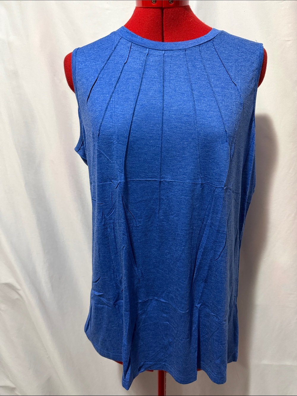 Sleeveless Pleated Knit Tank Top in Blue